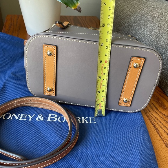 Dooney Bourke shoulder/crossbody bag - Picture 6 of 6